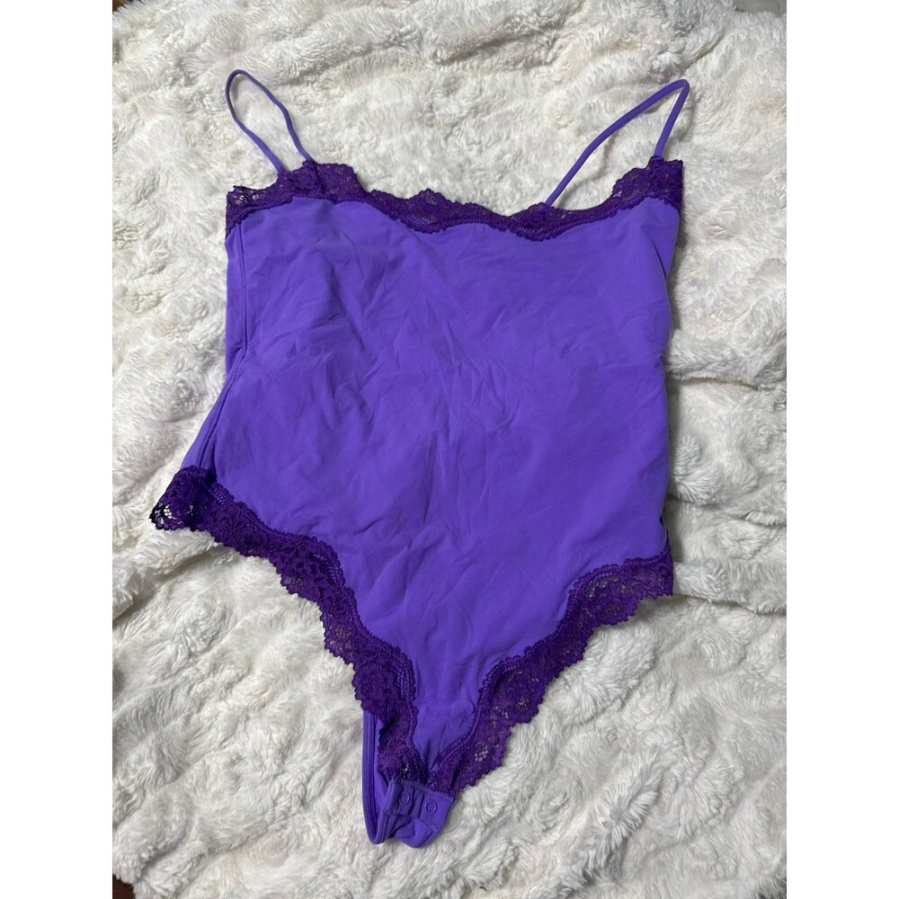 Skims fits everybody lace cami bodysuit